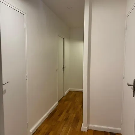 Large For 10 People Saint Fargeau Apartment