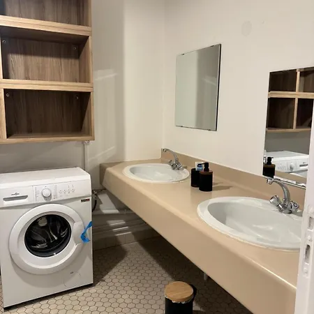 Appartamento Large For 10 People Saint Fargeau Parigi