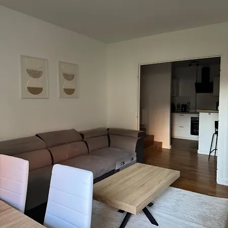 Apartment Large For 10 People Saint Fargeau Paris