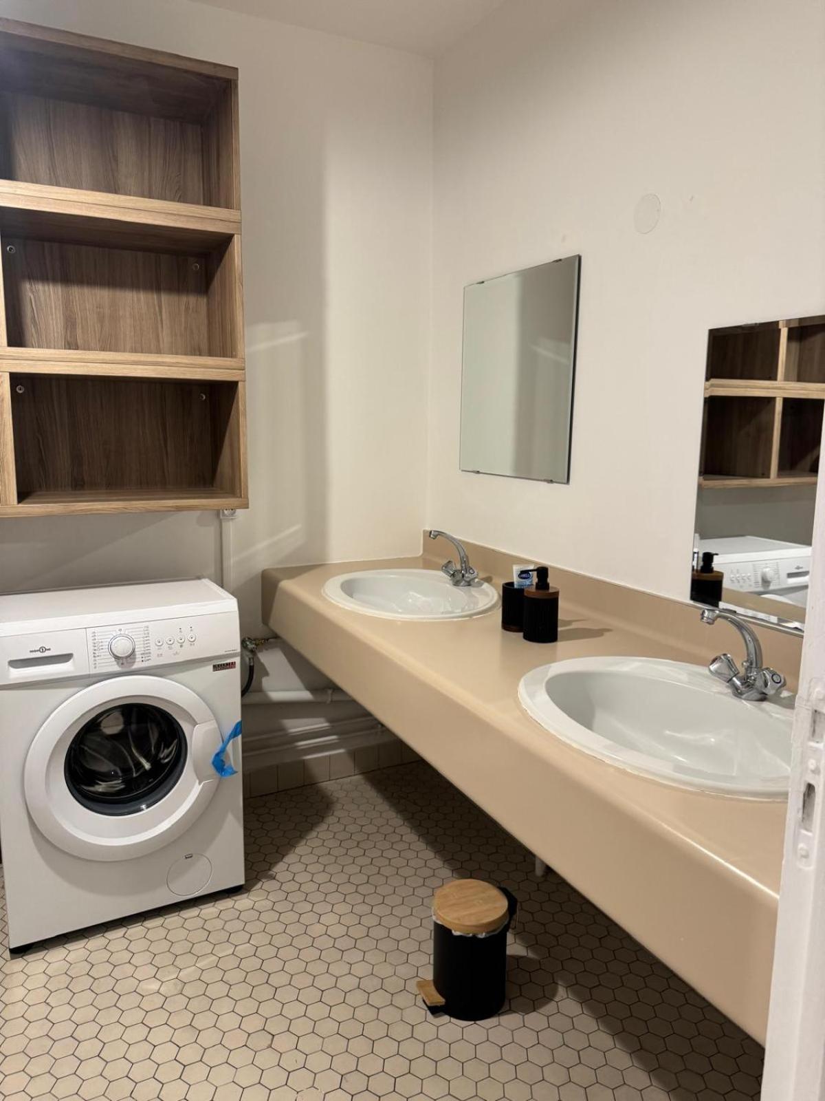 Appartamento Large For 10 People Saint Fargeau Parigi